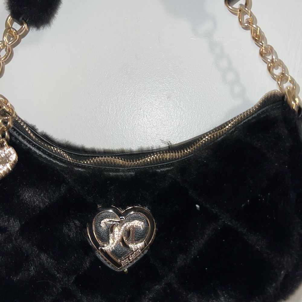 Chic Black Quilted Shoulder Bag